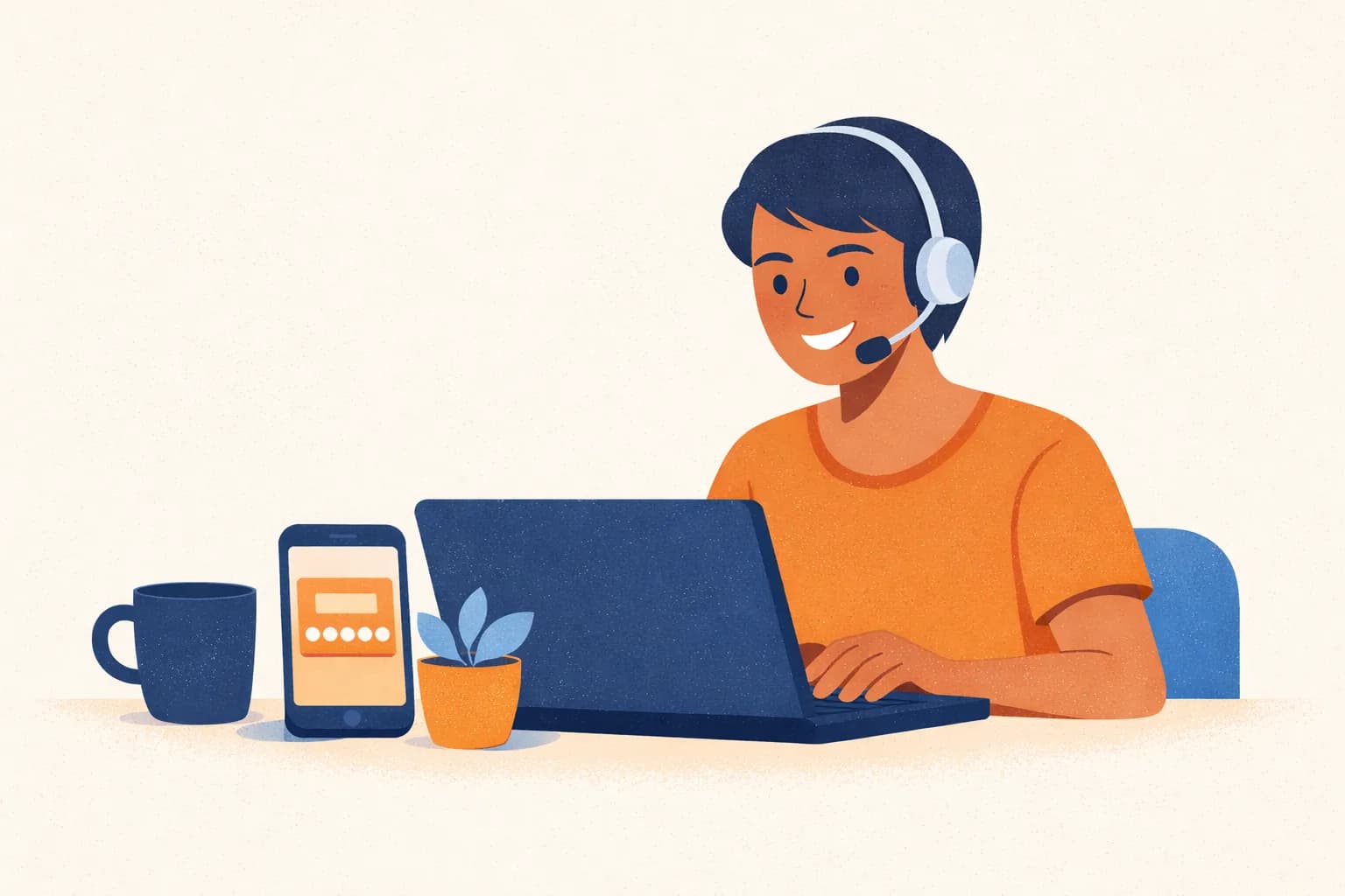 Support-Mitarbeiter mit Headset antwortet an einem Laptop, daneben ein Smartphone mit einer Kundenkarte.